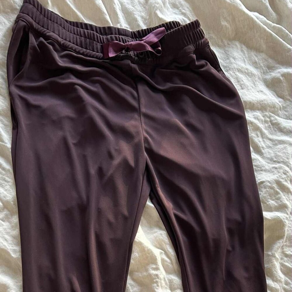 Diana Gallesi Aubergine Satin-Finish Tapered Jogger Pants with Ribbon Tie – US 8